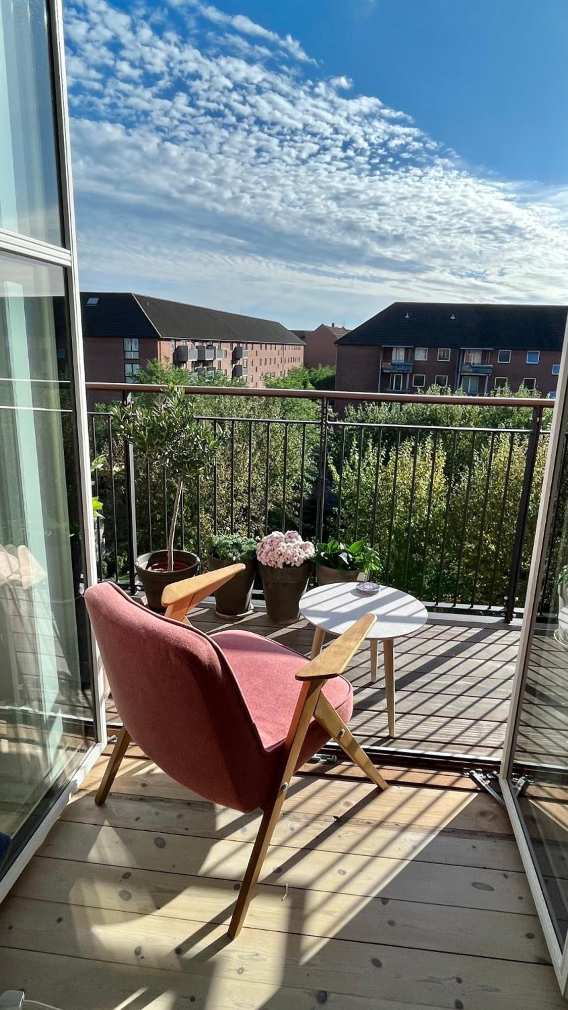 Cph / 60m2 Apartment *